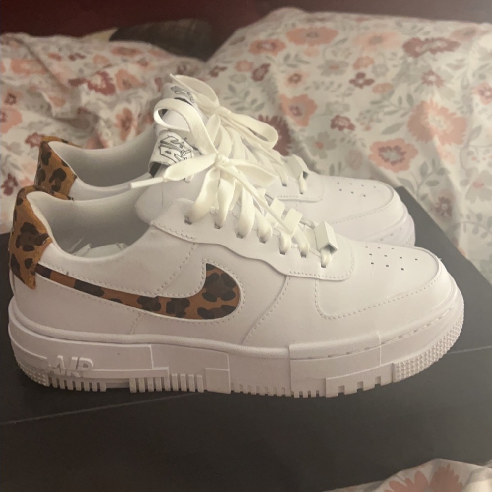 Nike woman’s sneakers